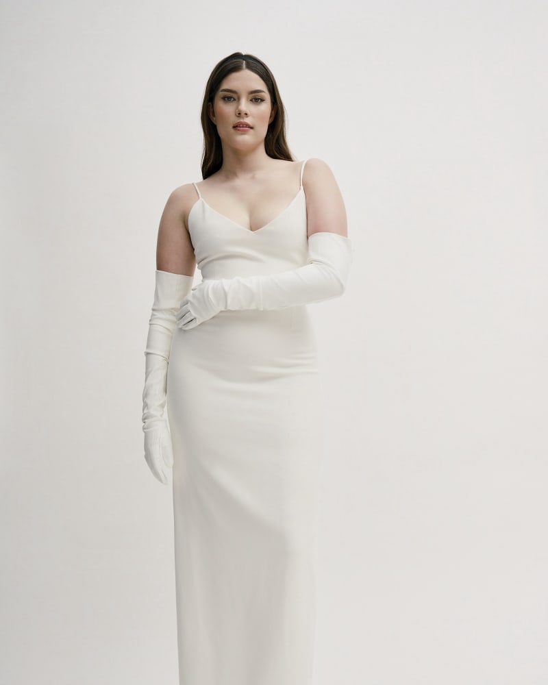 Front of a model wearing a size 30 STEVIE GOWN in White by Houghton by Katharine Polk. | dia_product_style_image_id:293164